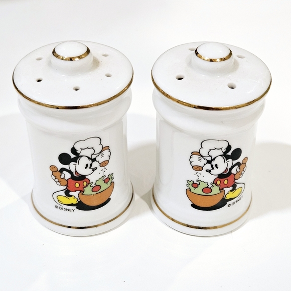 Vintage Mickey Mouse Walt Disney Salt and Pepper Shakers - Picture 9 of 12